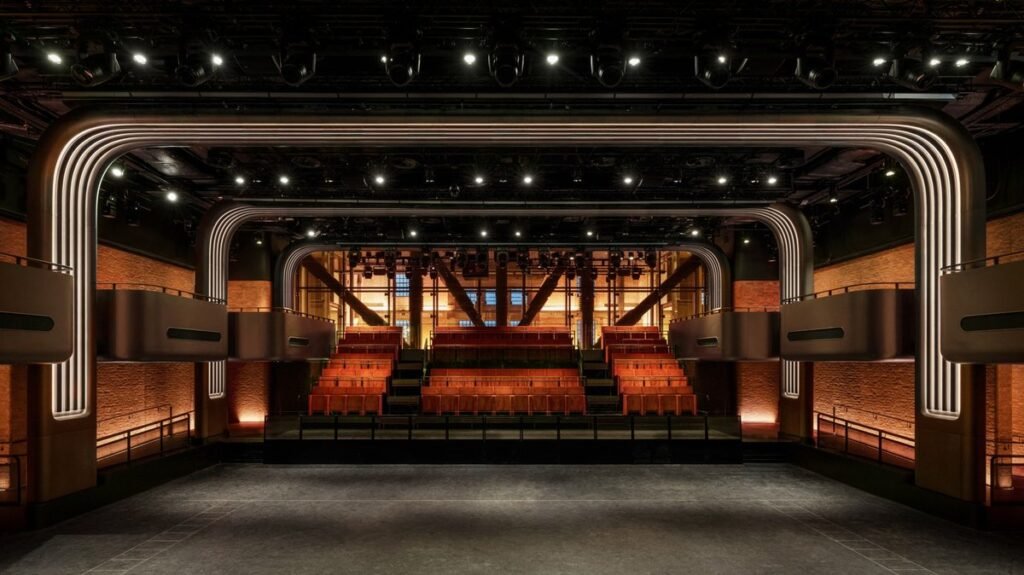 Apple opens high-tech concert hall in London
