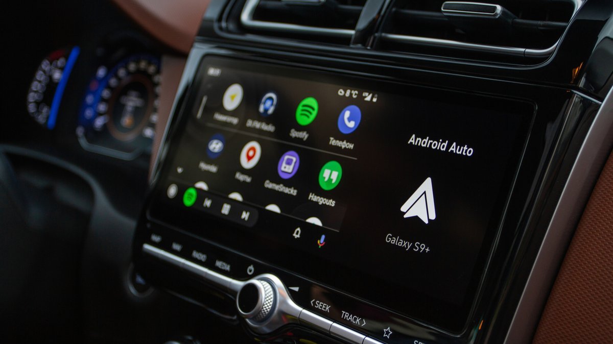 Gemini AI now default on Android Auto for easier driving