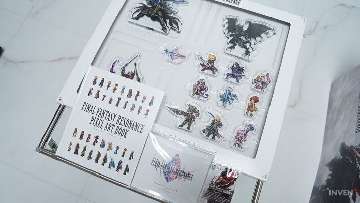 Final Fantasy Resonance Collector's Edition unboxed